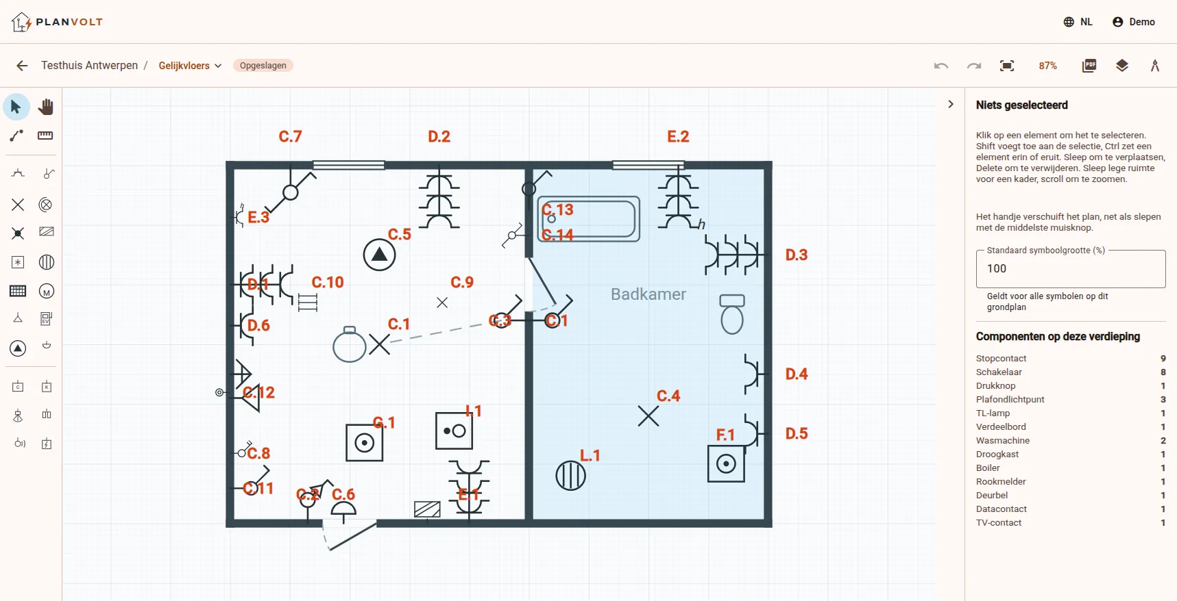 Der PlanVolt-Editor mit dem Situationsschema eines Erdgeschosses: Räume, Möbel und elektrische Komponenten mit Stromkreisnummern